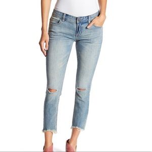 Free People Low Rise distressed jeans sz 25